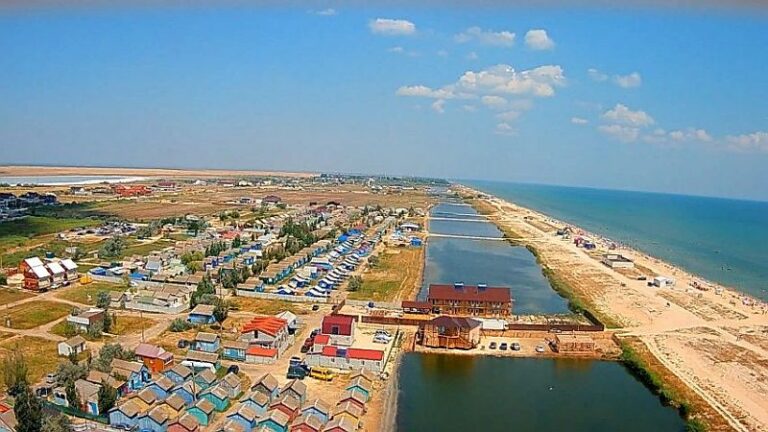 Відпочинок на Азовському морі на Арабатськой косі